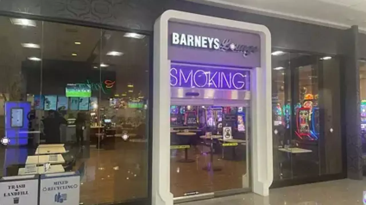Barneys Lounge Smoking Area